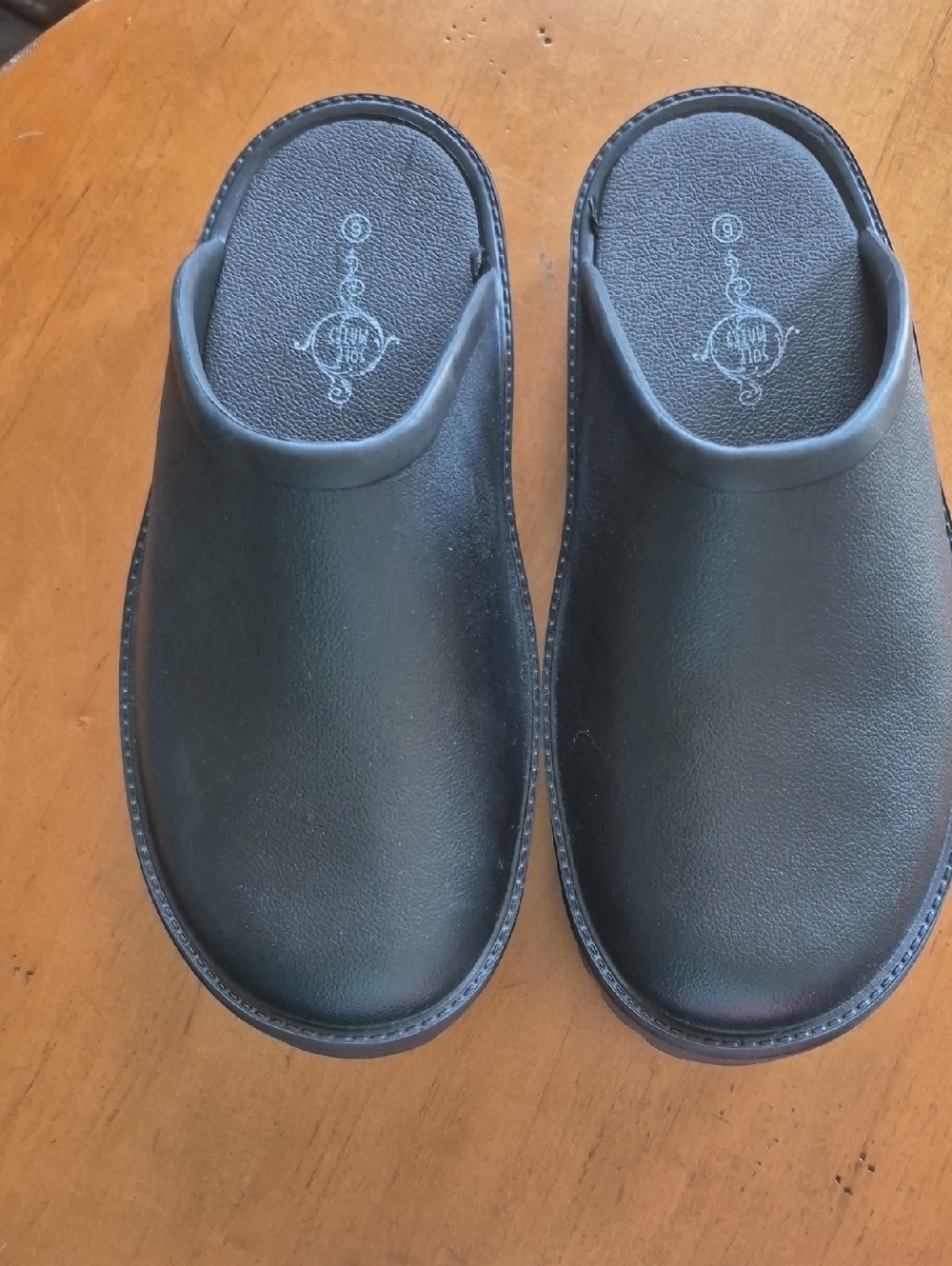 Sole Mates Black Slip-On Chunky Mule Clogs. NWOT. Size 6